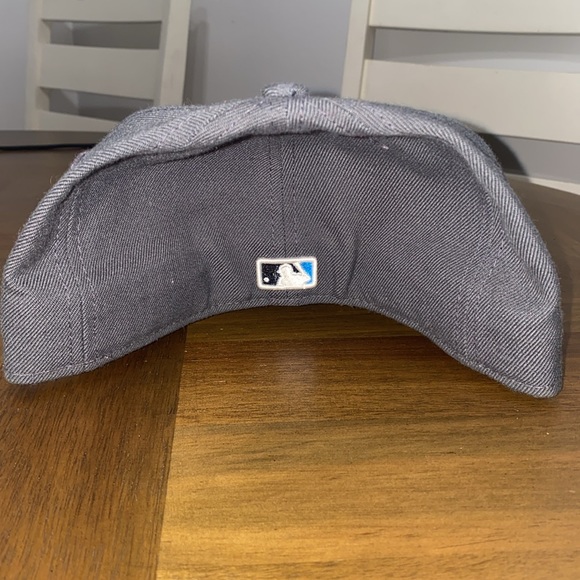 Toronto Blue Jays 2004-2005 Home 59FIFTY Fitted Hat - Picture 4 of 4